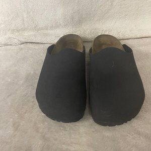 Womens Birkenstock Size 7 M5 Closed Toed Black Leather Slip-On Flat Mules